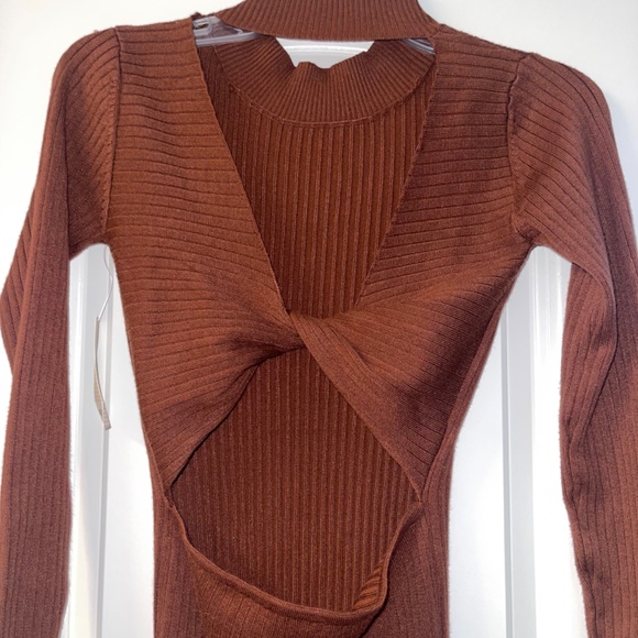 Dress - Picture 3 of 5